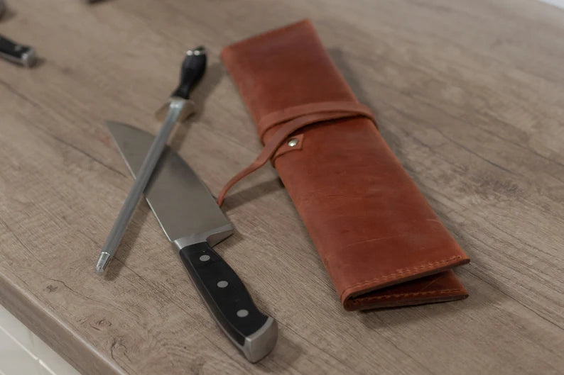 The Pit Roll 2-Knife Leather Pocket Bag